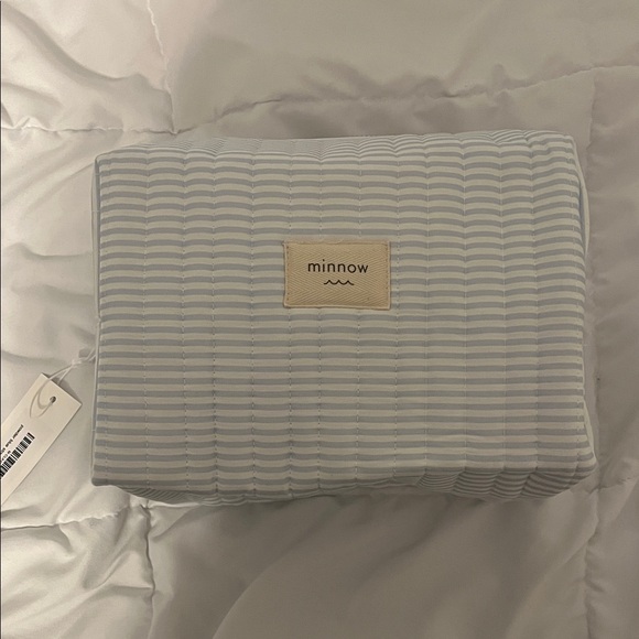 NWT Minnow Interior Coated Zip Travel Pouch - Picture 1 of 16
